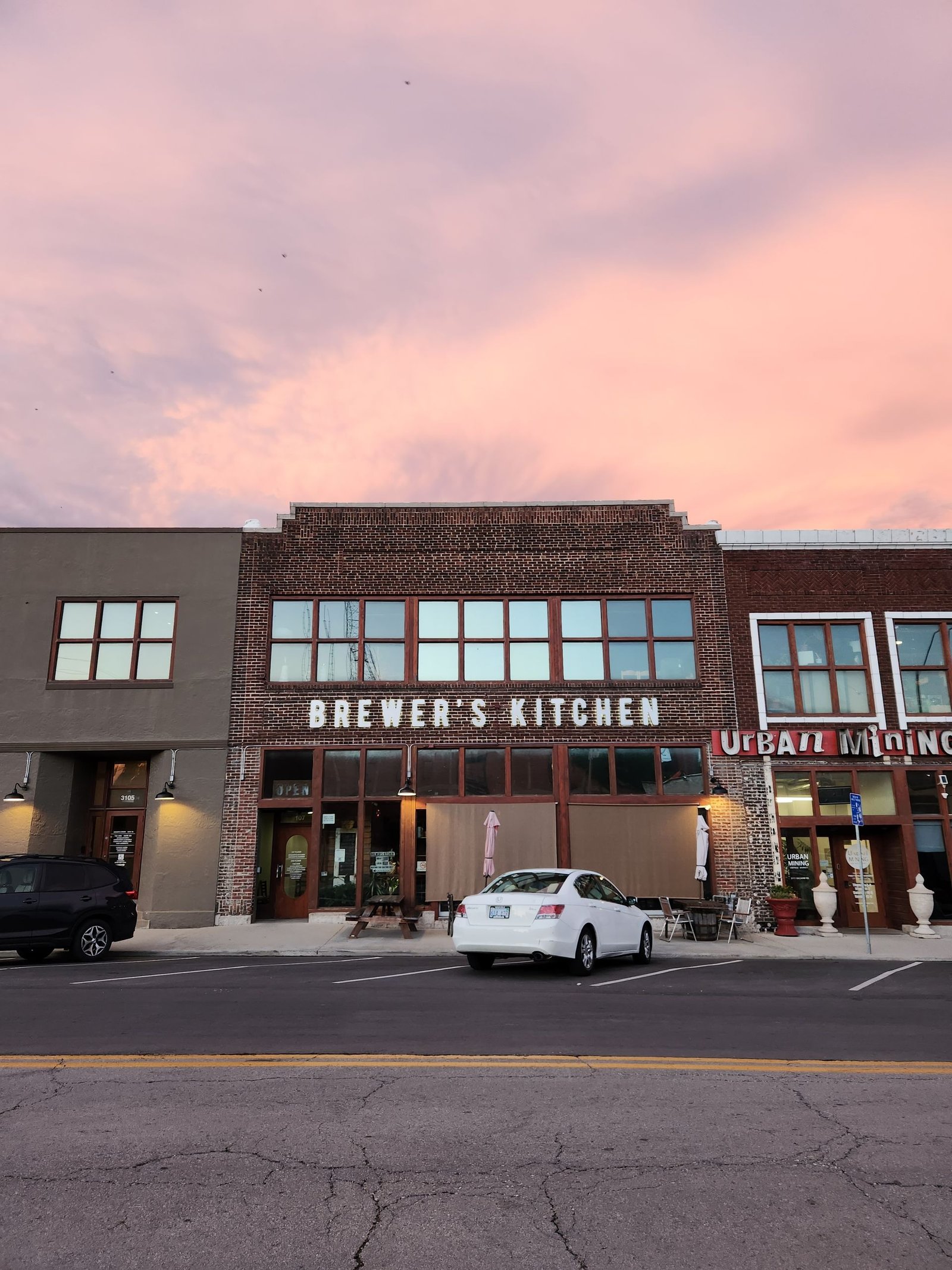 Brewer's Kitchen & Corner Business Hours